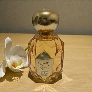 Vanilla Swirl Eau de Parfum by - Gold and Cream